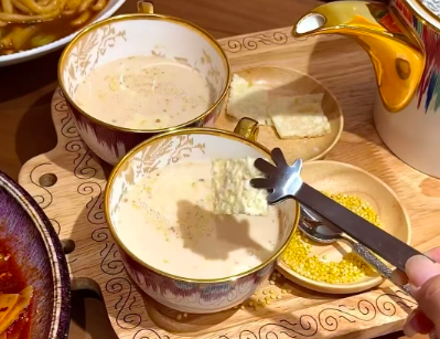 Xinjiangtravel-milk-1.png