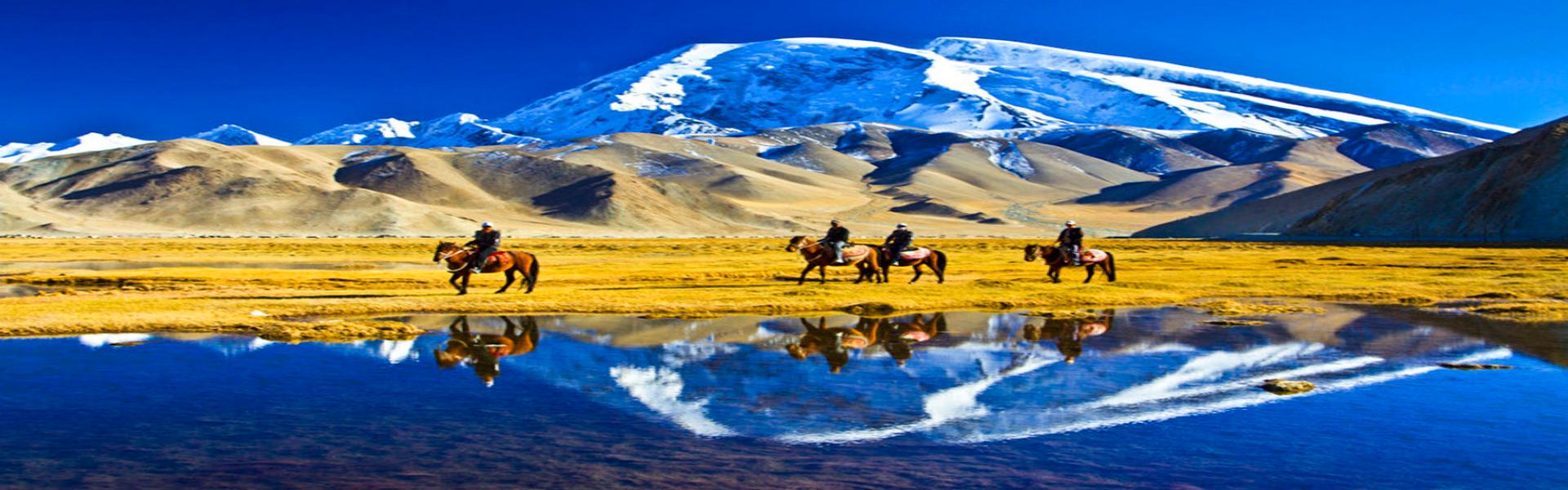 Xinjiang Horseback Riding Tours